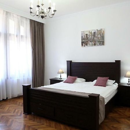 Hotel Aleea Teilor Cimpulung Exteriér fotografie