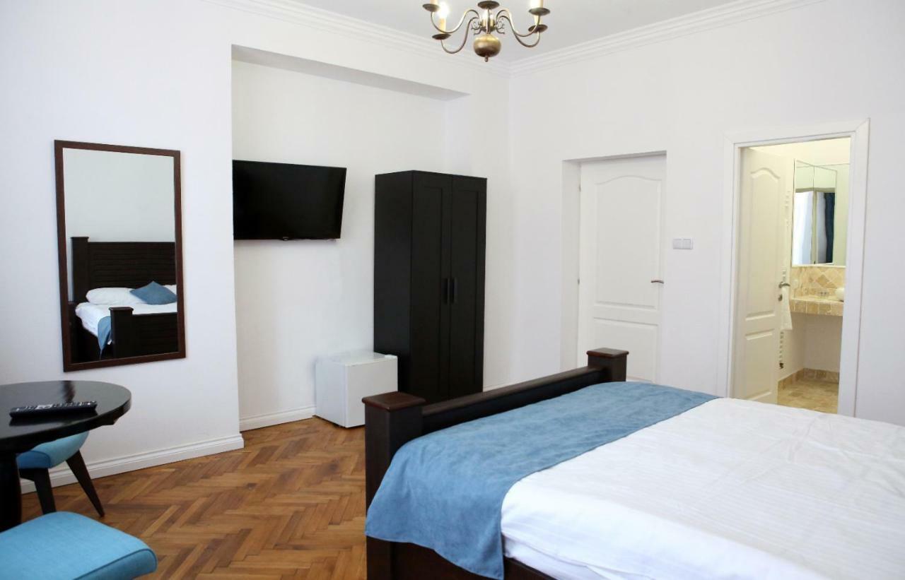 Hotel Aleea Teilor Cimpulung Exteriér fotografie