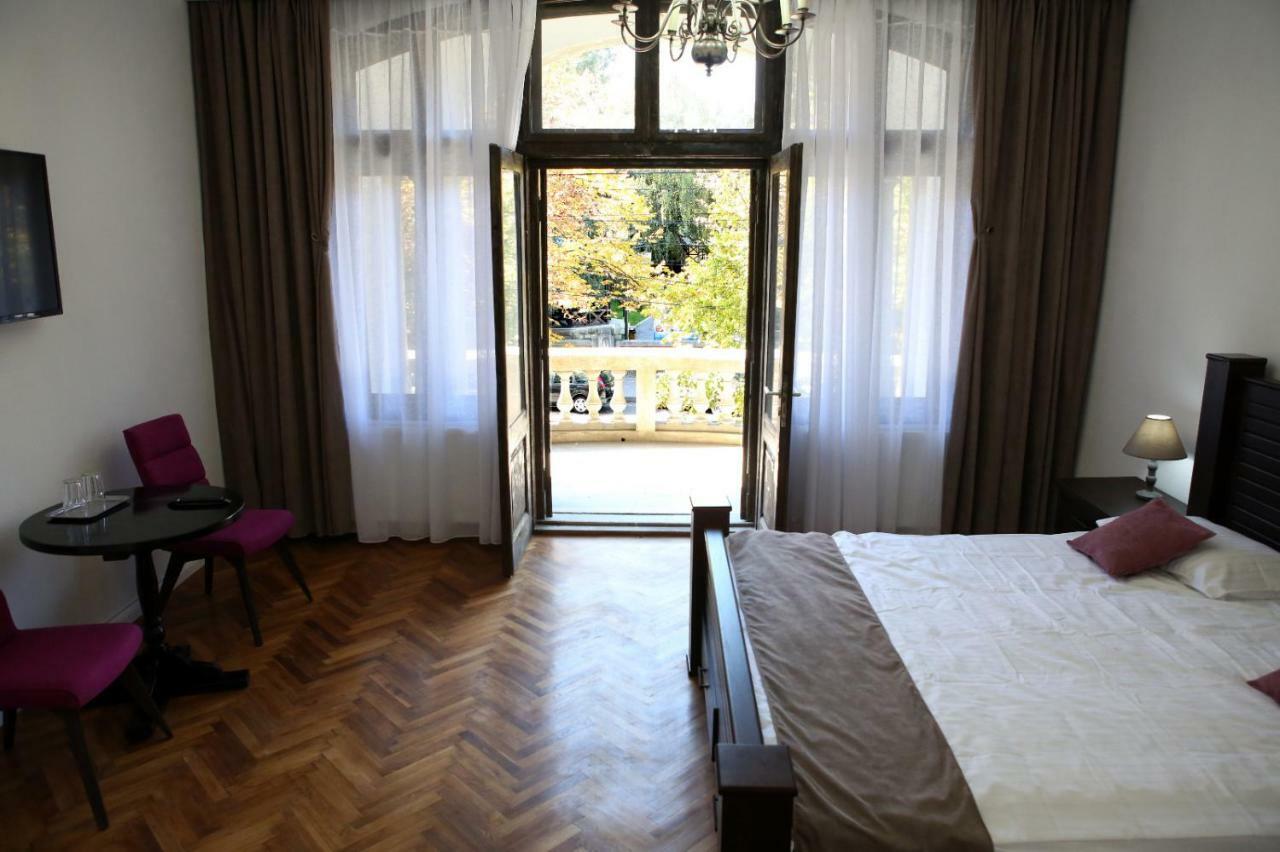 Hotel Aleea Teilor Cimpulung Exteriér fotografie