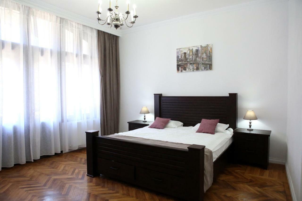 Hotel Aleea Teilor Cimpulung Exteriér fotografie