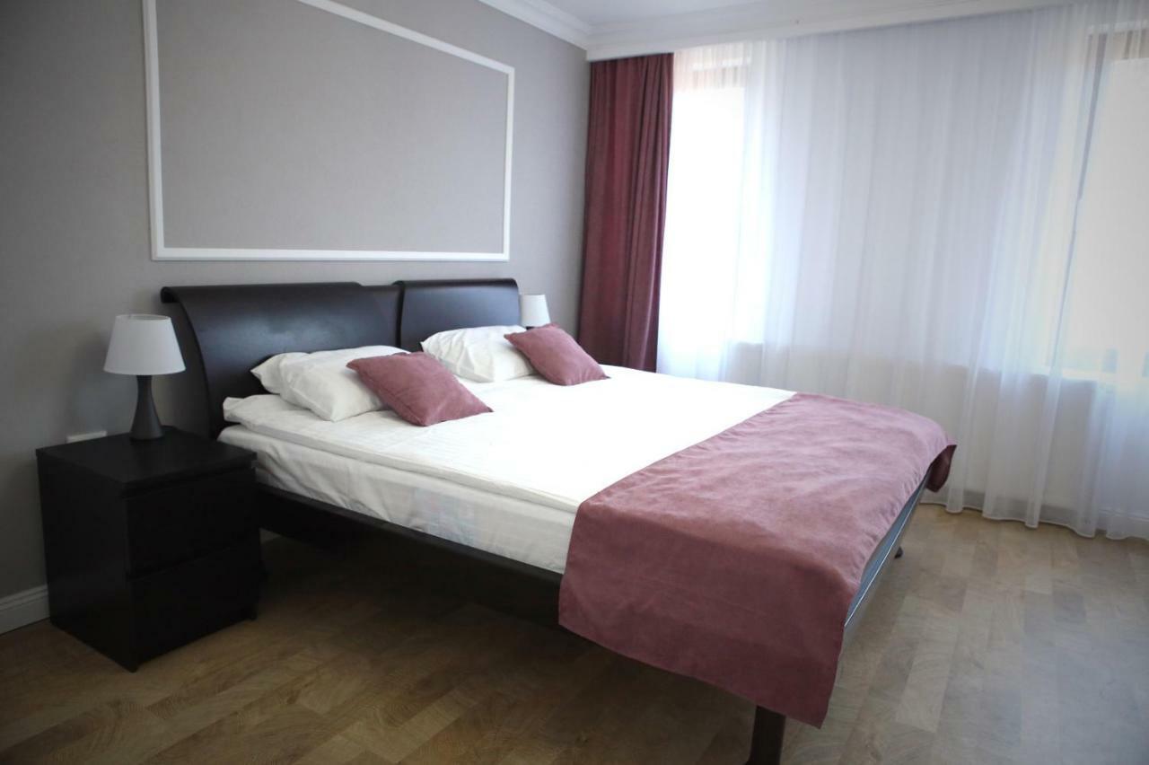 Hotel Aleea Teilor Cimpulung Exteriér fotografie