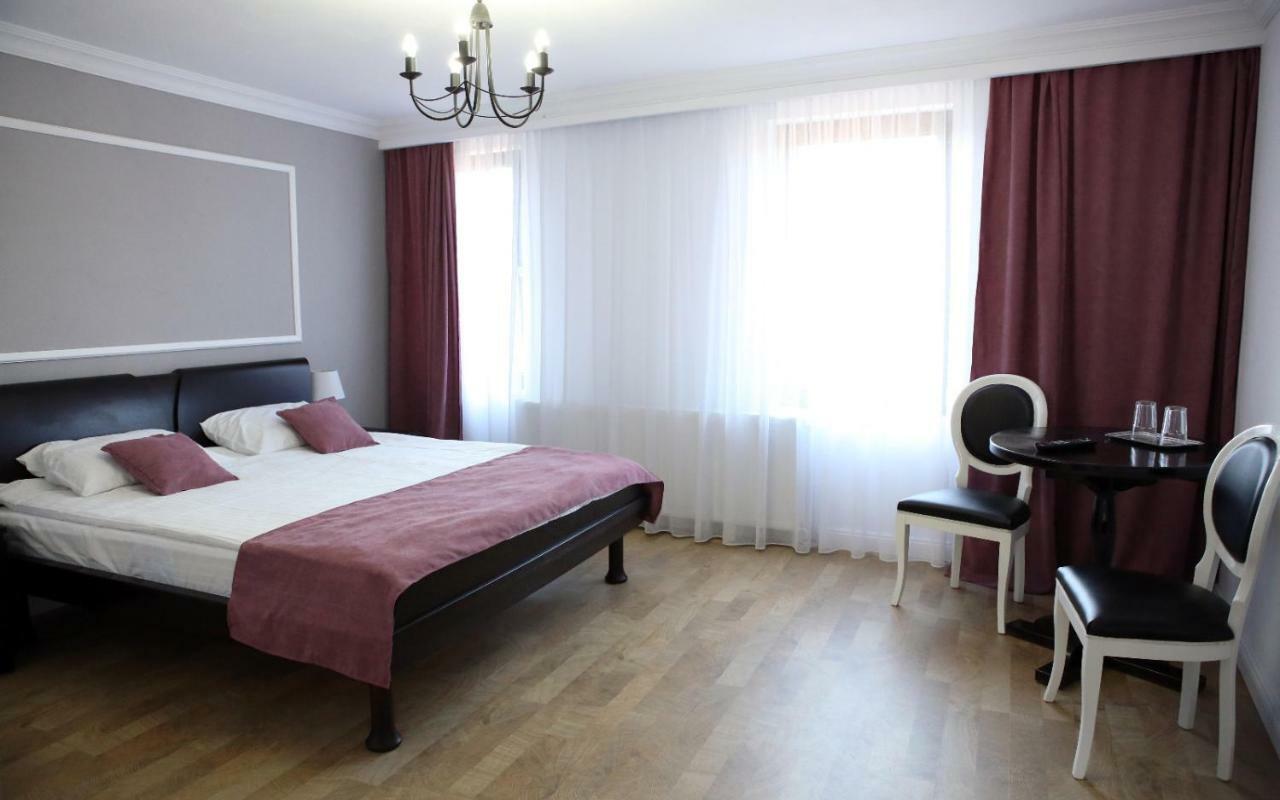Hotel Aleea Teilor Cimpulung Exteriér fotografie