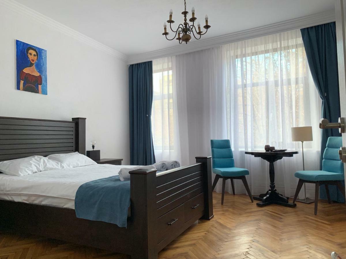 Hotel Aleea Teilor Cimpulung Exteriér fotografie